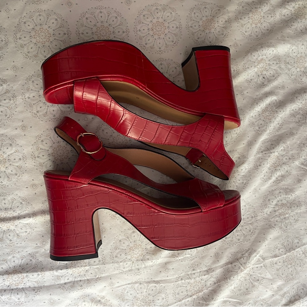 Nomasei Croc Platforms